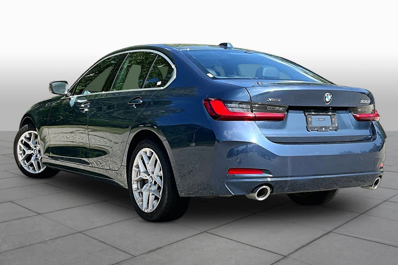 Used 2025 BMW 330i xDrive Sedan AWD/4WD image 12