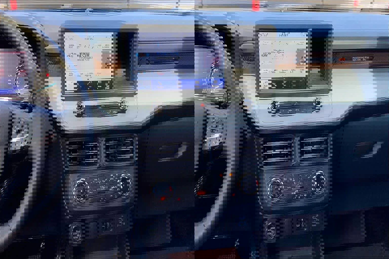 Certified 2024 Ford Maverick Lariat image 9