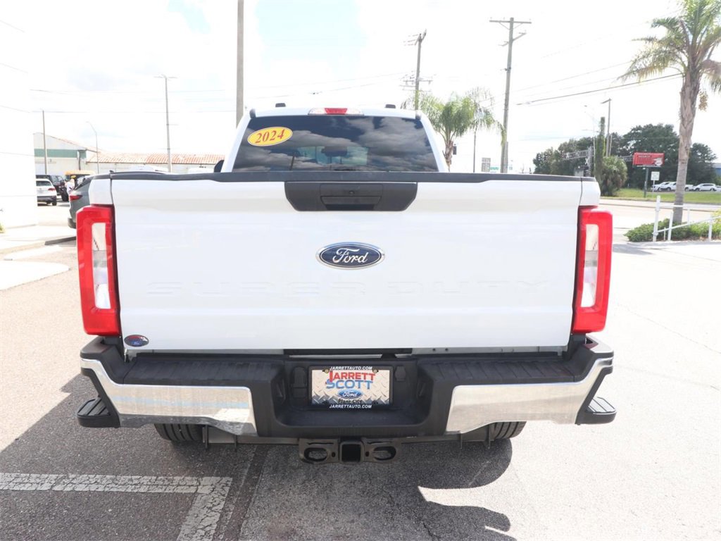 Certified 2024 Ford F350 XLT image 4