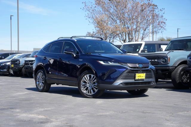Used 2021 Toyota Venza Limited image 2