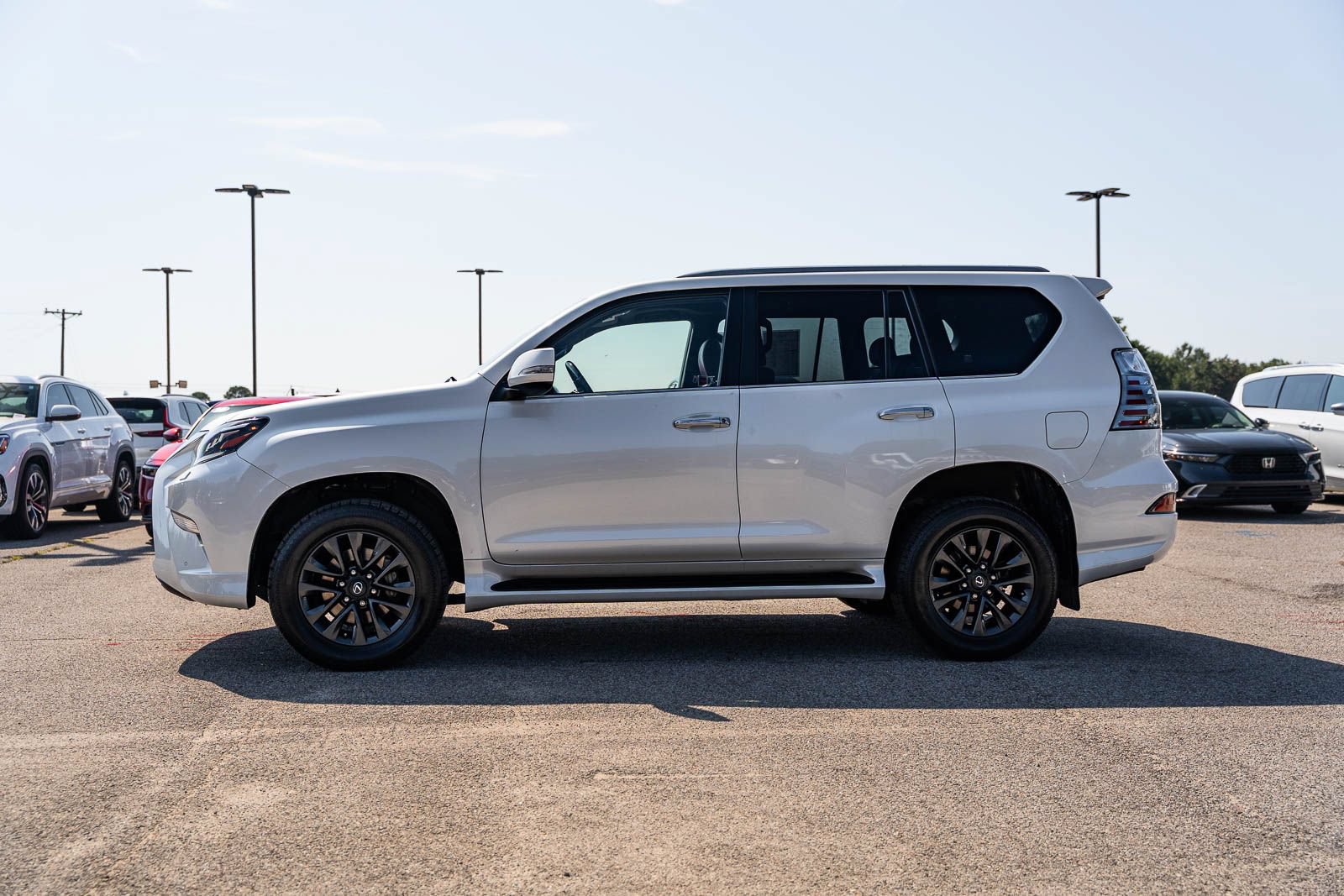 Used 2023 Lexus GX 460 Premium w/ Premium Package AWD/4WD image 4