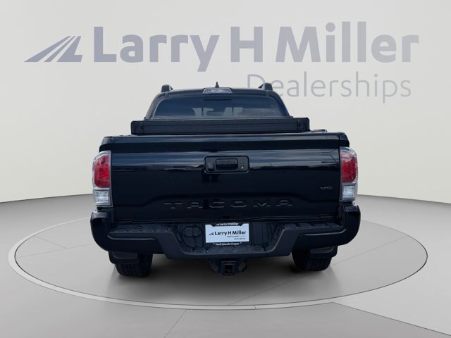 Used 2021 Toyota Tacoma TRD Sport AWD/4WD image 4