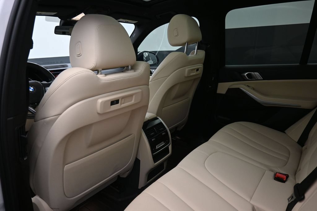 Used 2022 BMW X5 xDrive40i w/ Premium Package AWD/4WD image 26