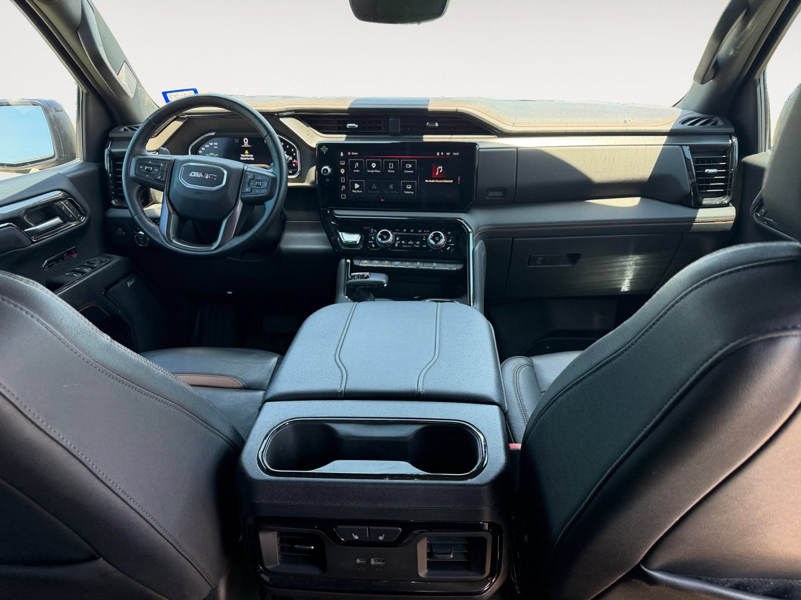 Used 2024 GMC Sierra 1500 AT4 w/ Technology Package AWD/4WD image 10