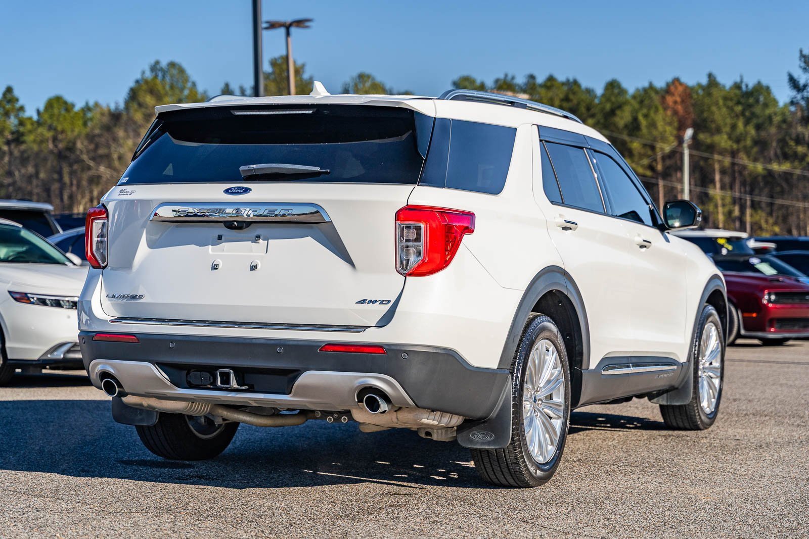 Certified 2023 Ford Explorer Limited w/ Equipment Group 301A image 5