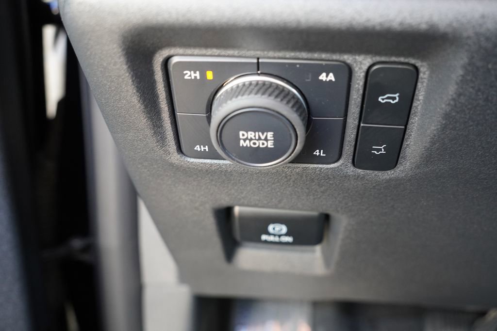 Certified 2025 Ford Expedition Max Platinum image 30