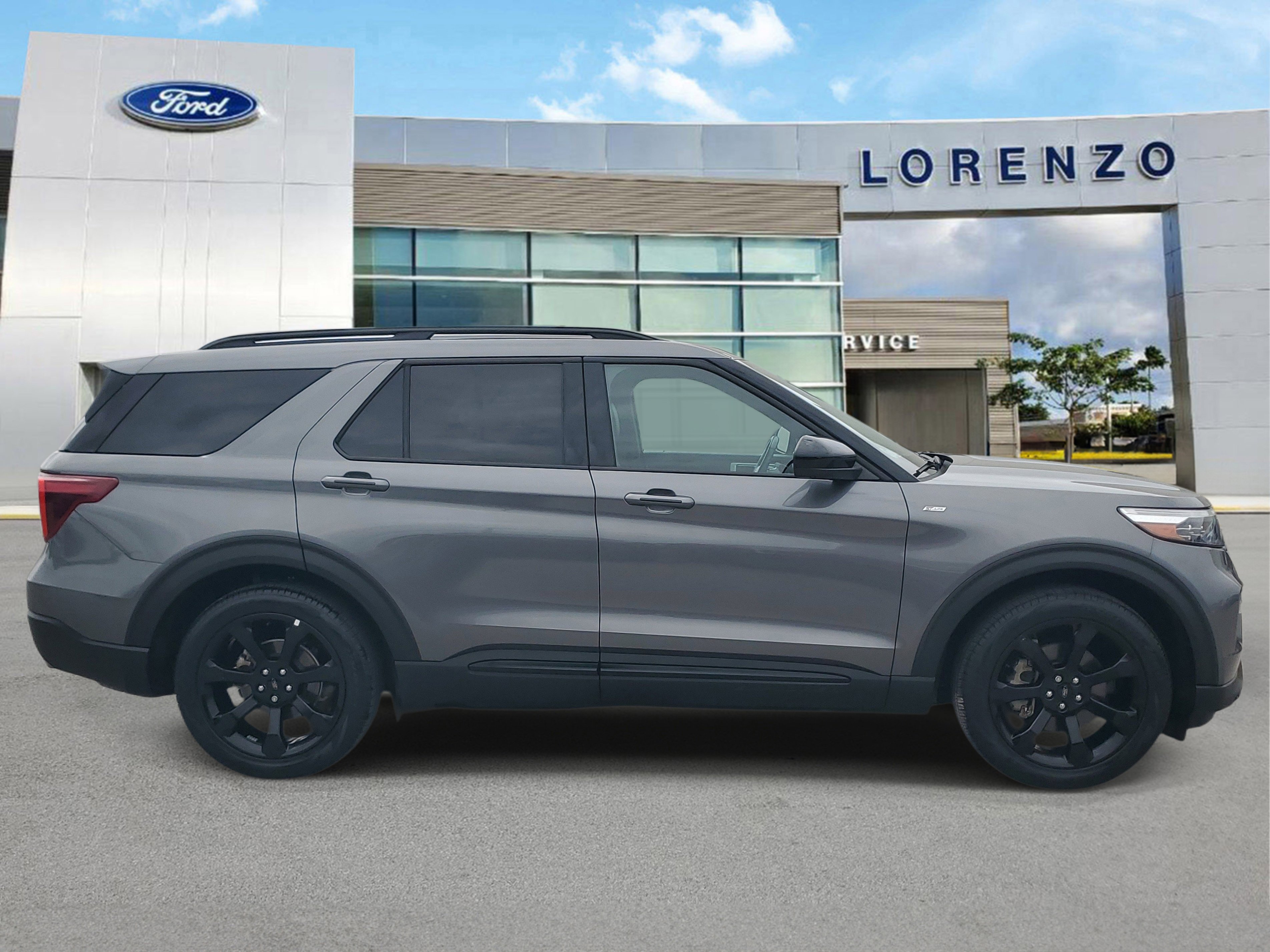Certified 2023 Ford Explorer ST-Line w/ Class IV Trailer Tow Package image 4