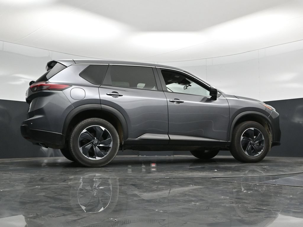 Used 2025 Nissan Rogue SV AWD/4WD image 43