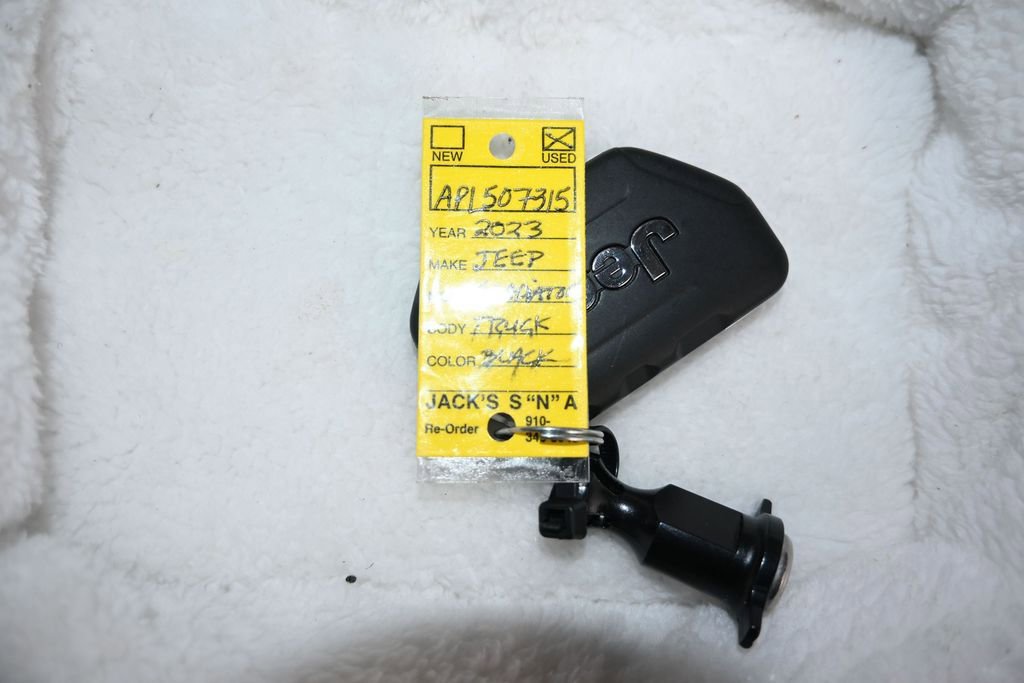Used 2023 Jeep Gladiator Overland w/ Popular Equipment Package AWD/4WD image 21