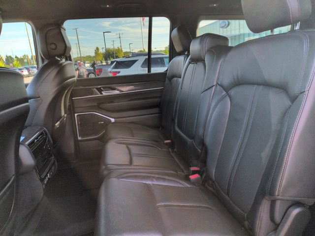 Used 2022 Jeep Wagoneer Series III AWD/4WD image 27