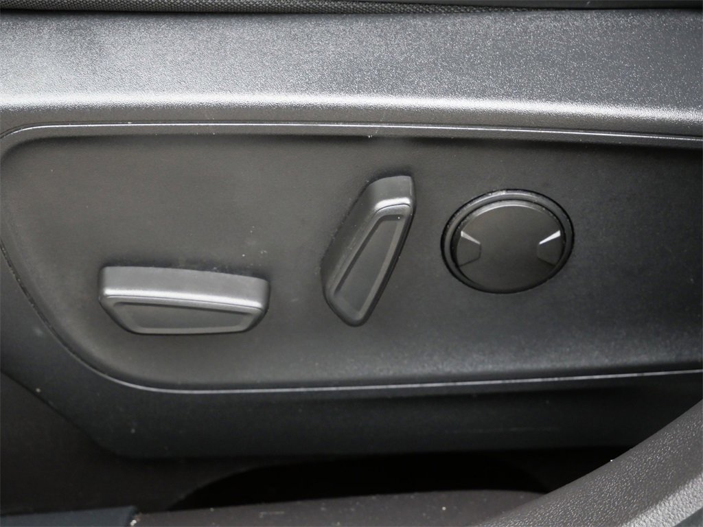 Certified 2024 Ford Escape Platinum image 18