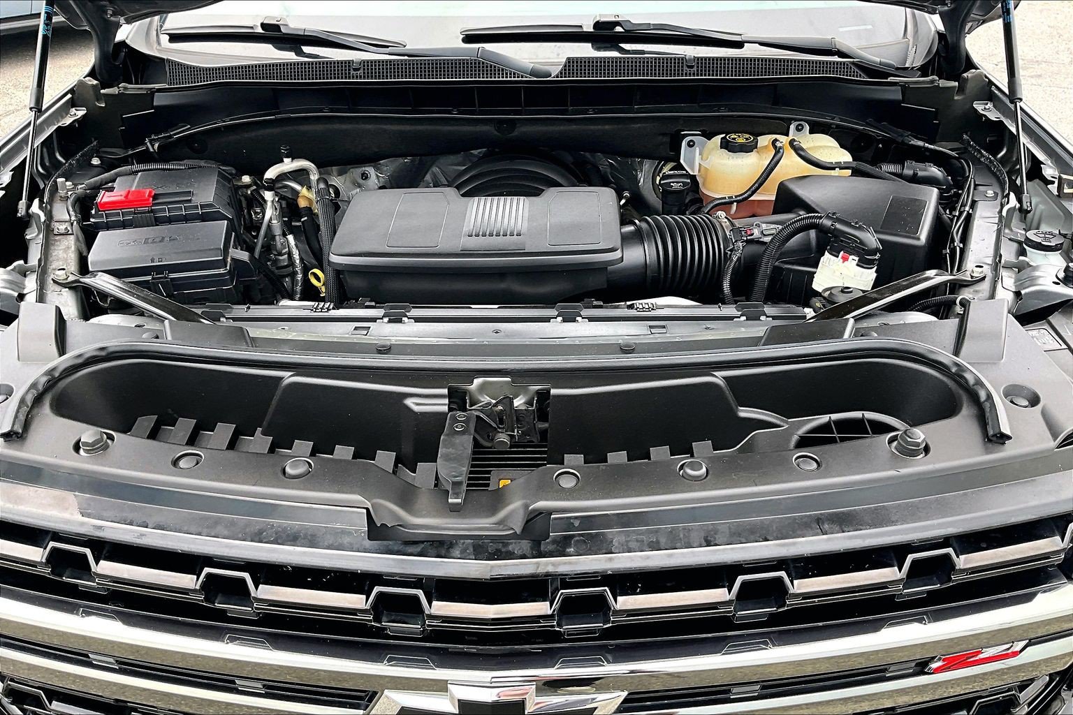 Used 2022 Chevrolet Suburban Z71 w/ Luxury Package AWD/4WD image 10