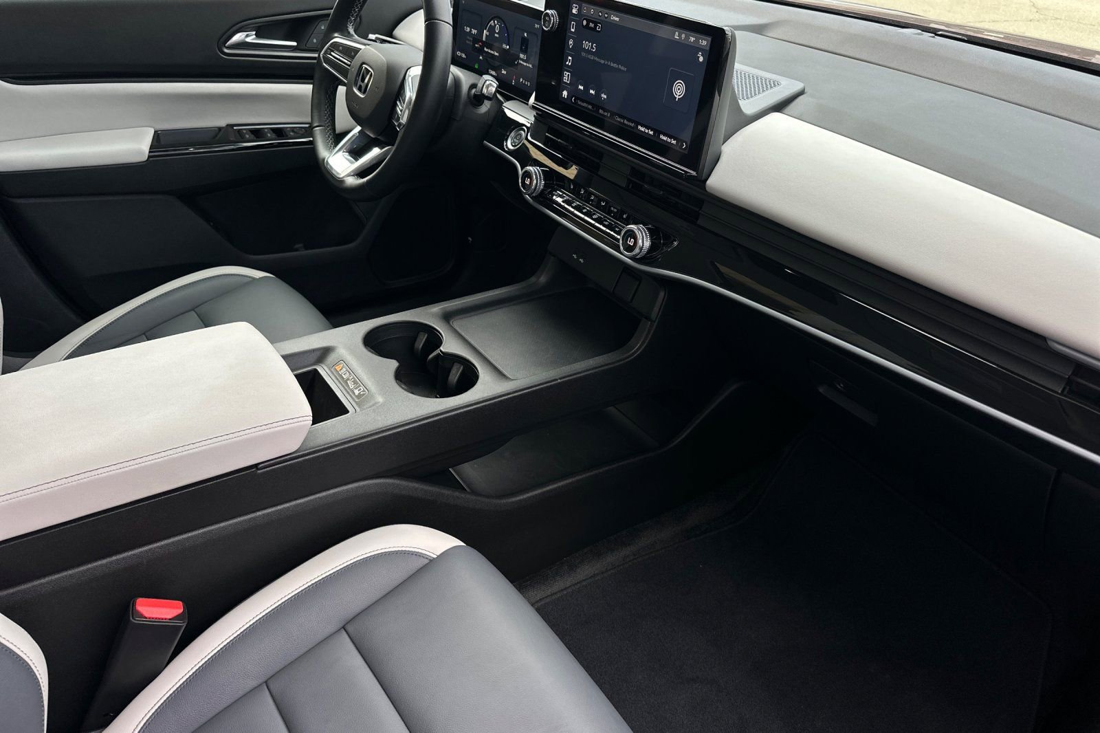 Used 2024 Honda Prologue Touring image 15