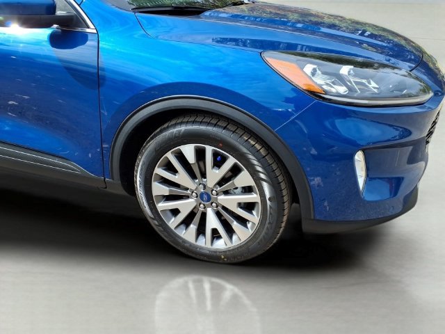 Certified 2022 Ford Escape Titanium FWD image 4