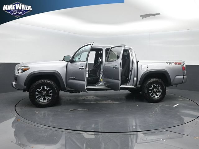 Used 2020 Toyota Tacoma TRD Off-Road w/ Technology Package AWD/4WD image 28
