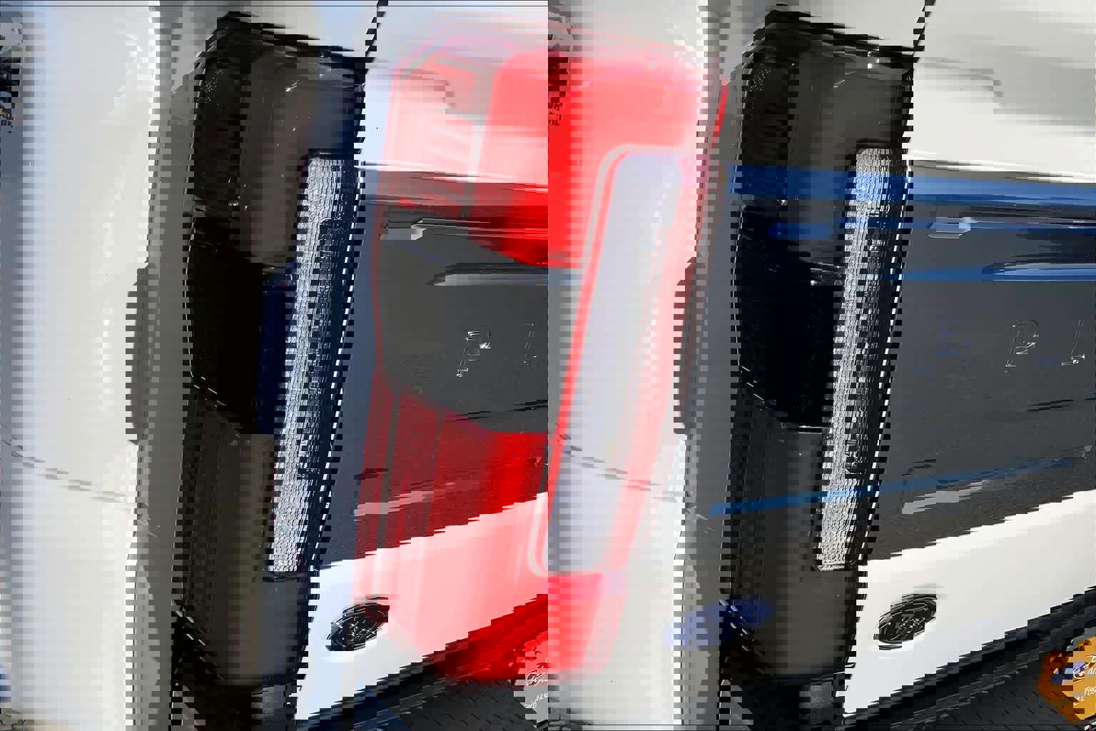 Certified 2025 Ford F350 Platinum w/ Platinum Plus Package image 28