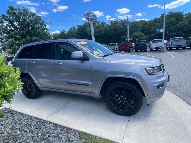 Used 2020 Jeep Grand Cherokee Altitude AWD/4WD image 10