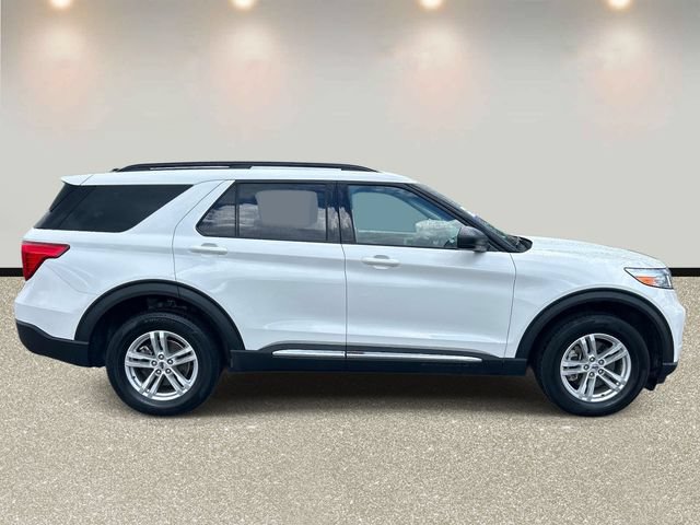 Certified 2023 Ford Explorer XLT w/ Equipment Group 202A AWD/4WD image 4