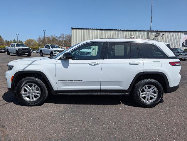 Used 2023 Jeep Grand Cherokee Laredo AWD/4WD image 8