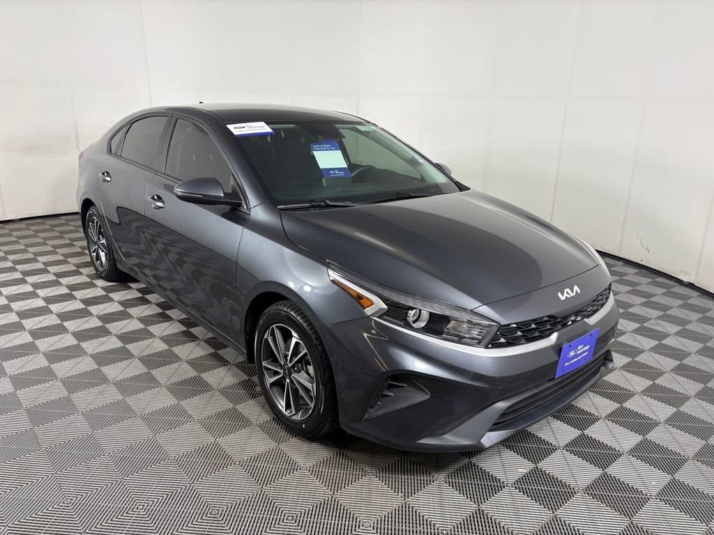 Used 2023 Kia Forte LXS w/ LXS Technology Package image 7