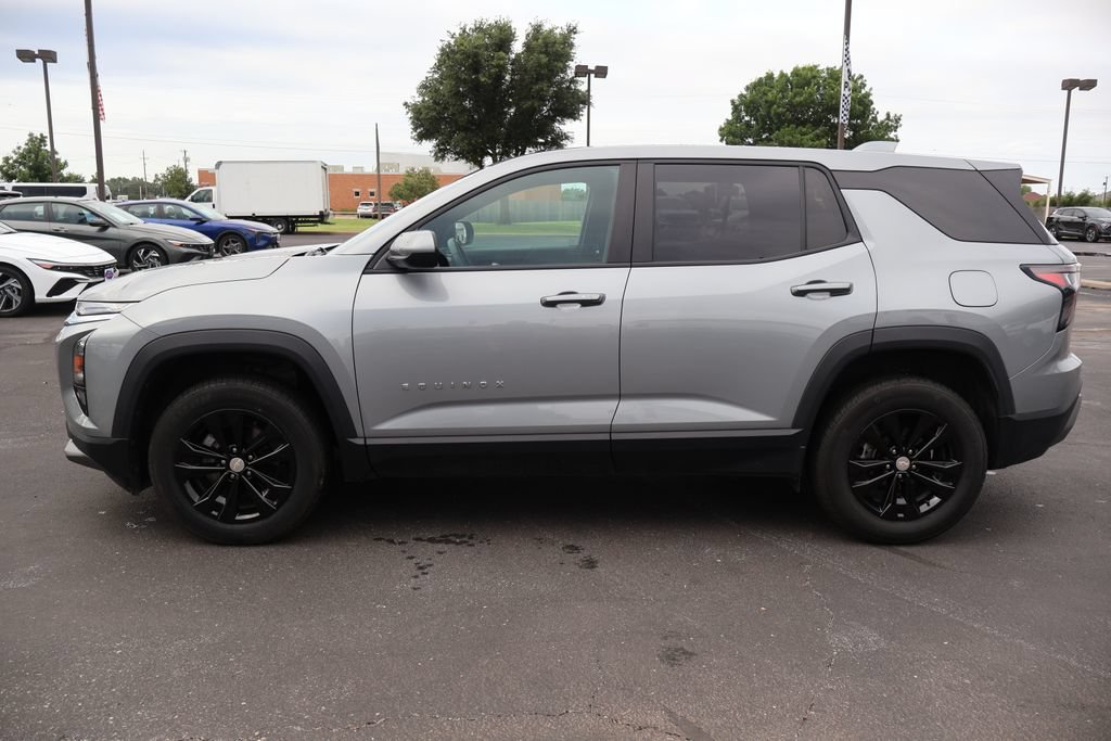 Used 2025 Chevrolet Equinox LT AWD/4WD image 2
