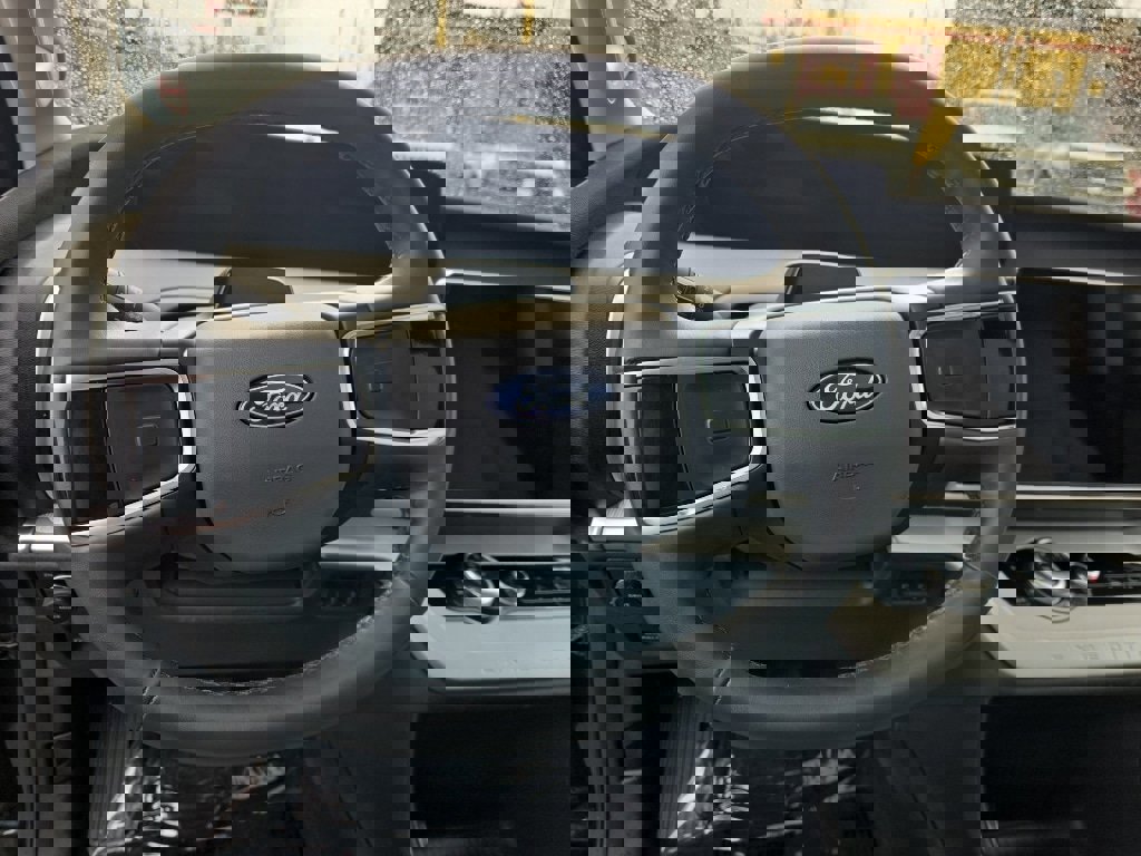 Certified 2025 Ford Expedition Active image 20