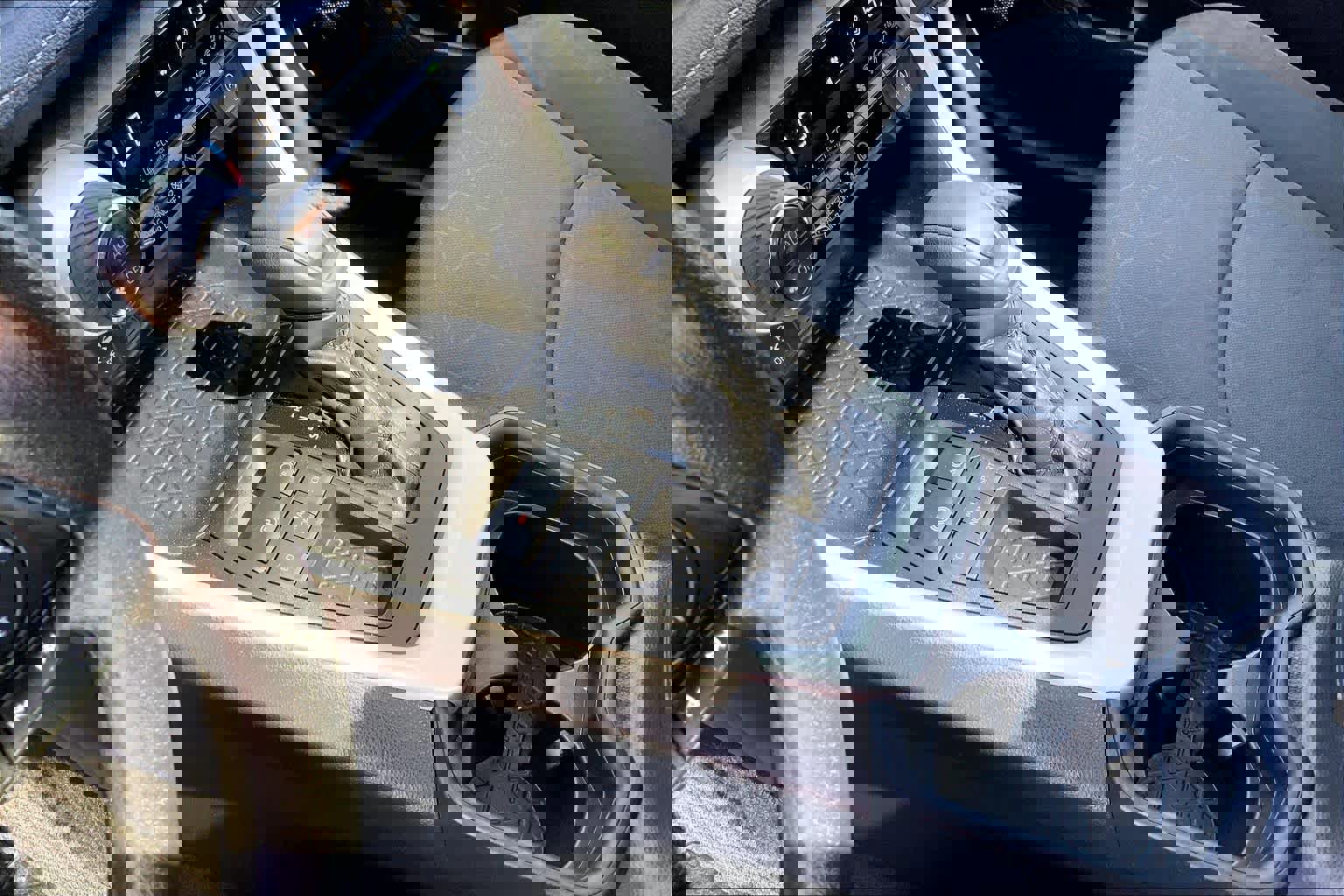 Used 2021 Toyota RAV4 XLE w/ Convenience Package image 17