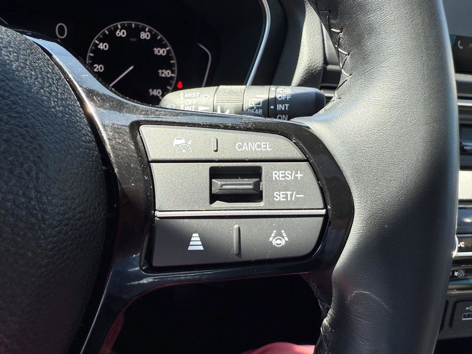 Used 2025 Honda Pilot Touring image 11