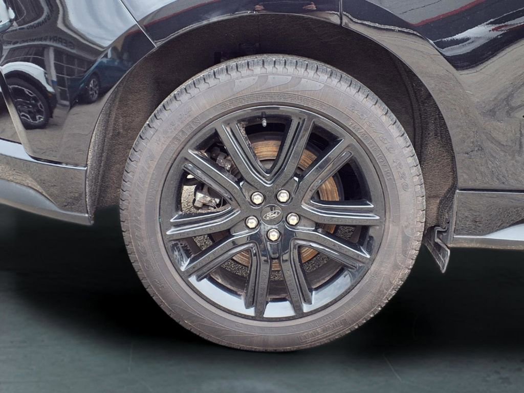 Certified 2023 Ford Edge ST-Line image 10