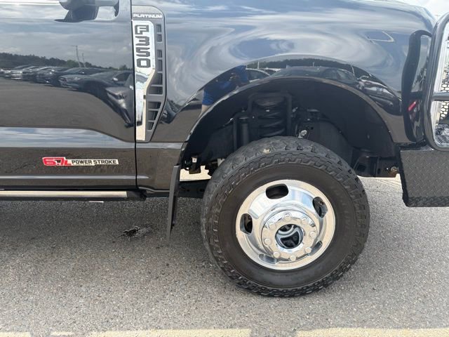 Certified 2024 Ford F350 Platinum w/ FX4 Off-Road Package AWD/4WD image 8