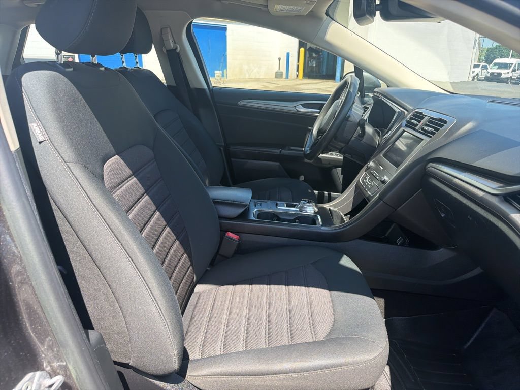 Certified 2019 Ford Fusion SE FWD image 38