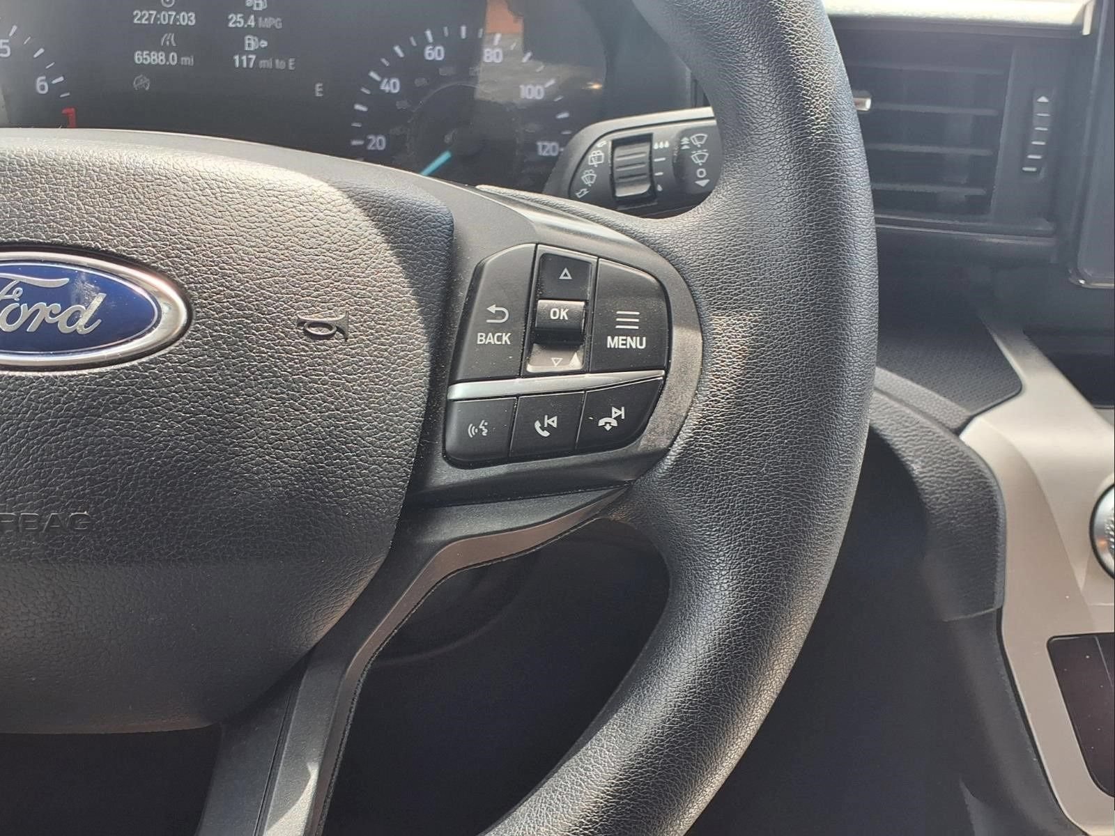 Certified 2021 Ford Explorer 2WD image 27