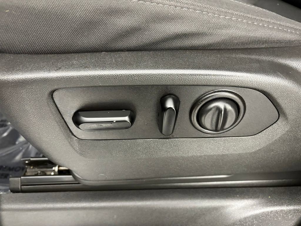 Used 2020 GMC Sierra 2500 SLE w/ SLE Value Package; AWD/4WD image 14