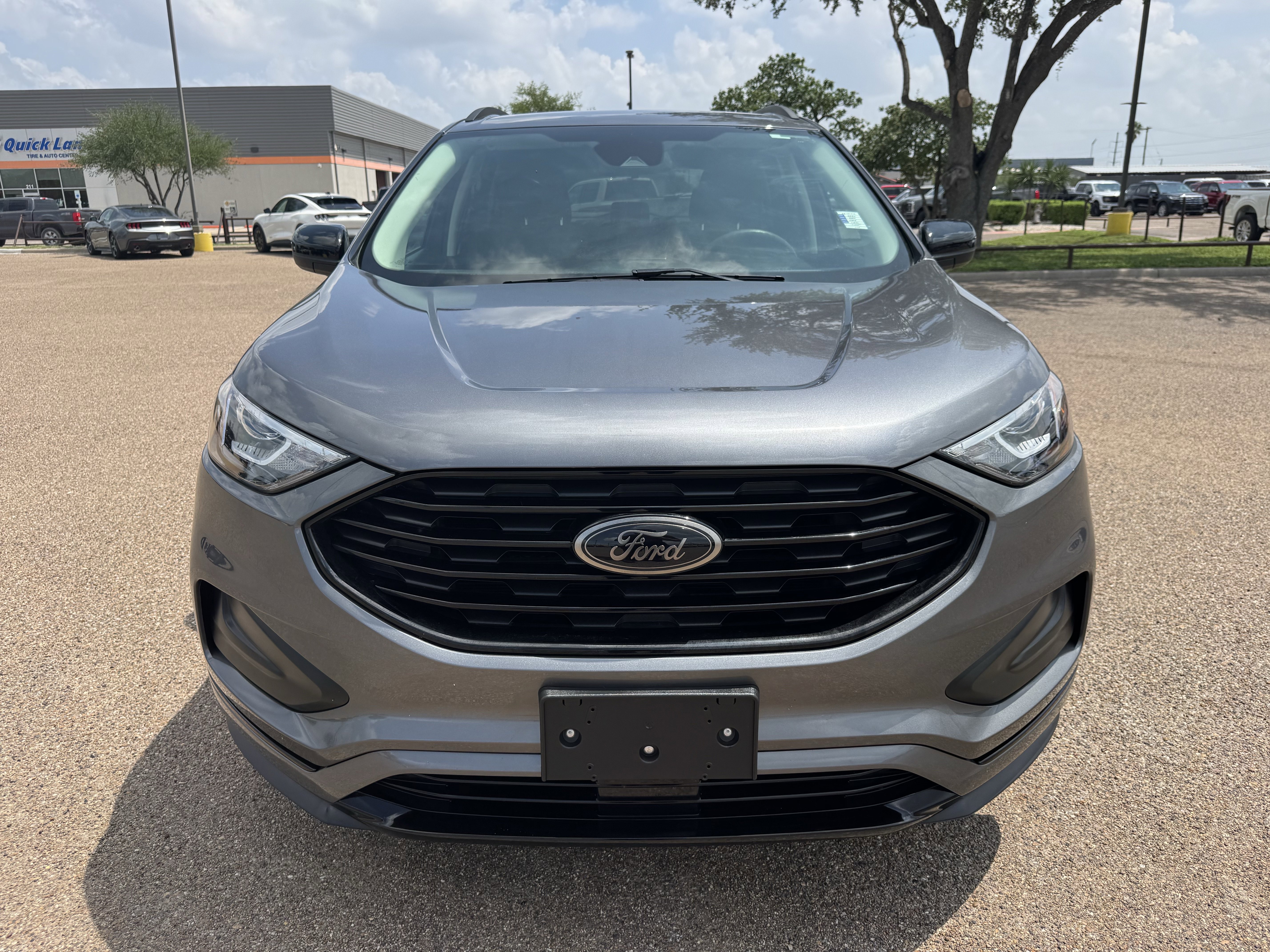 Certified 2024 Ford Edge SE w/ Black Appearance Package AWD/4WD image 3
