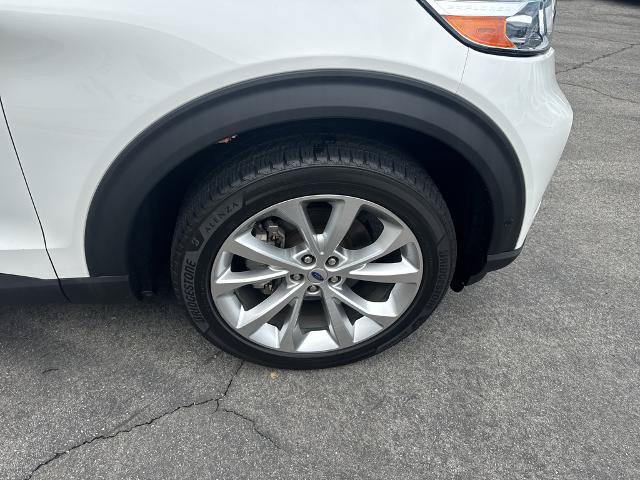 Certified 2022 Ford Explorer Platinum w/ Equipment Group 601A AWD/4WD image 5