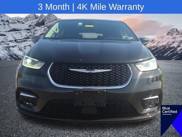 Used 2023 Chrysler Pacifica Touring-L FWD image 3