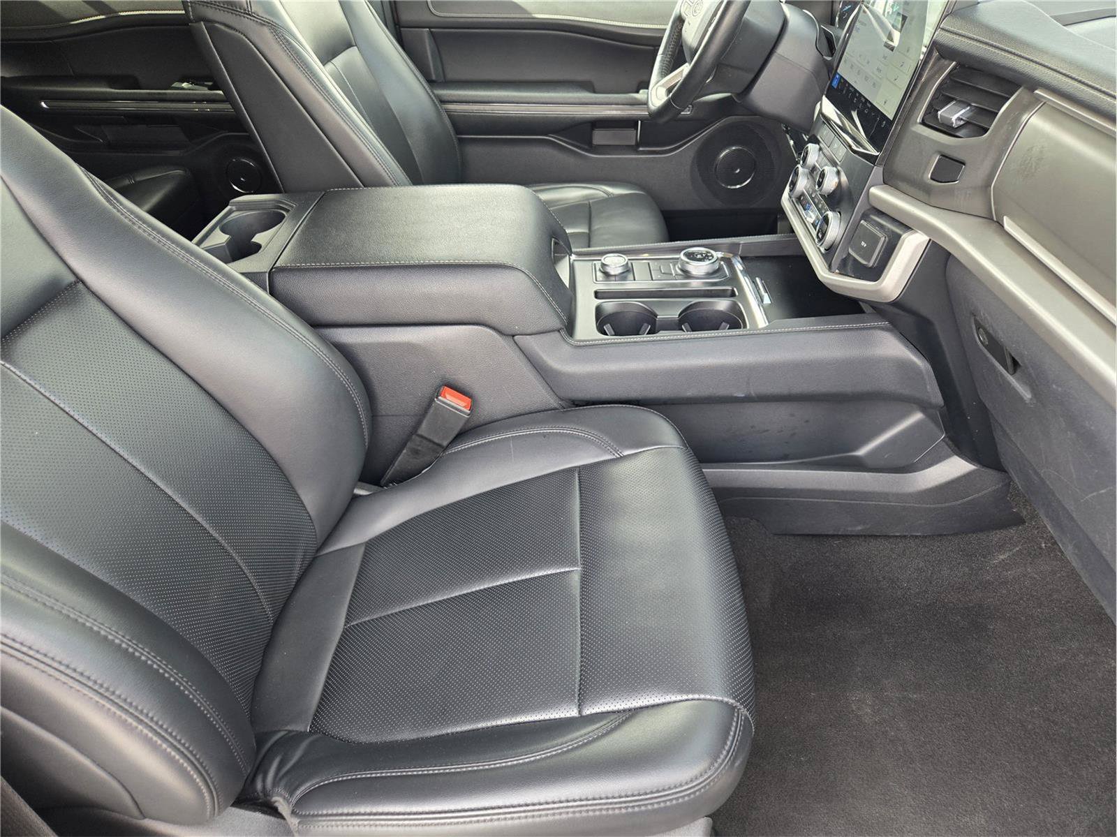 Certified 2024 Ford Expedition XLT AWD/4WD image 13