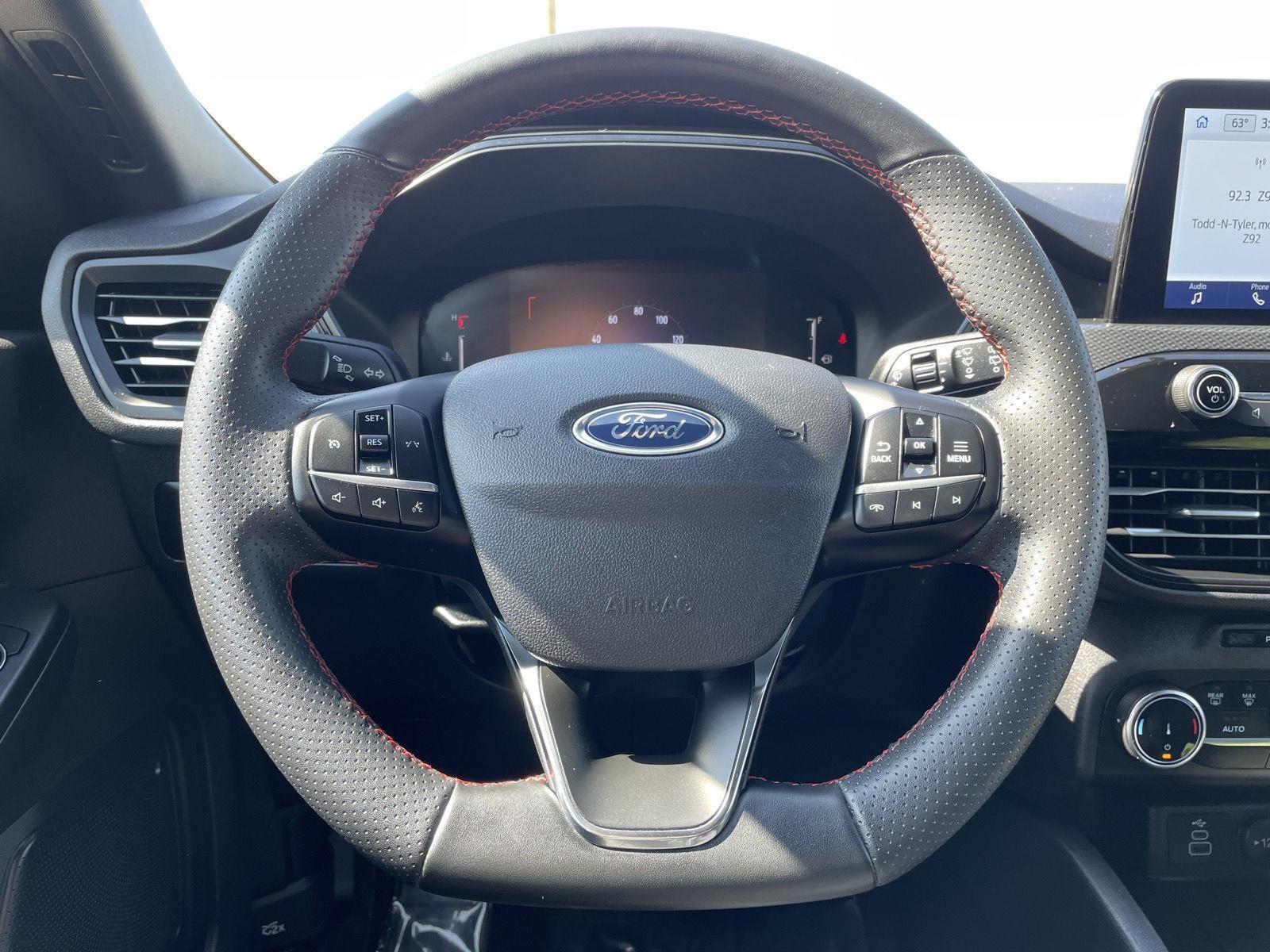 Certified 2025 Ford Escape ST-Line FWD image 12