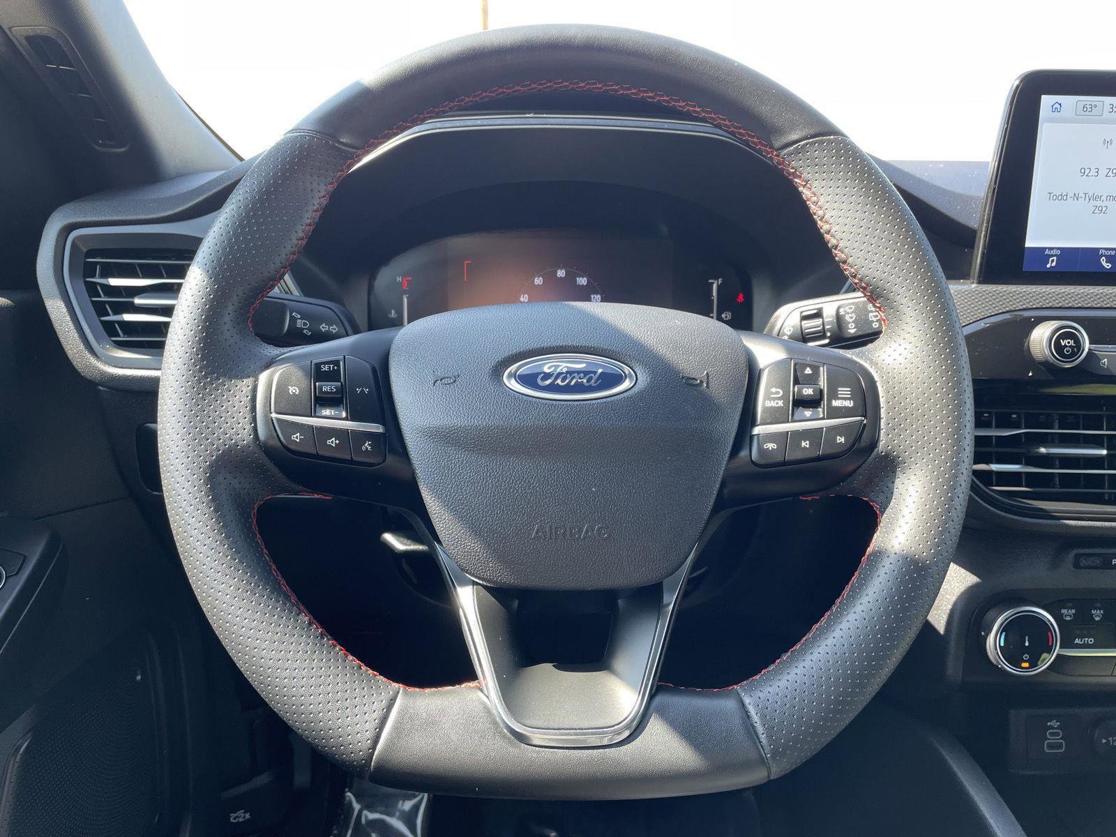 Certified 2025 Ford Escape ST-Line FWD image 12
