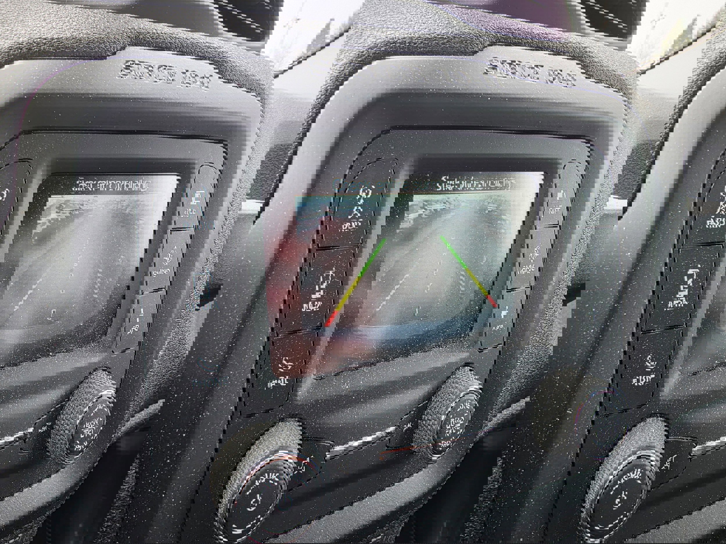 Used 2017 Jeep Renegade Latitude w/ Cold Weather Group image 19