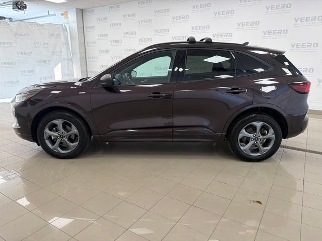 Certified 2023 Ford Escape ST-Line w/ Tech Pack #1 AWD/4WD image 9