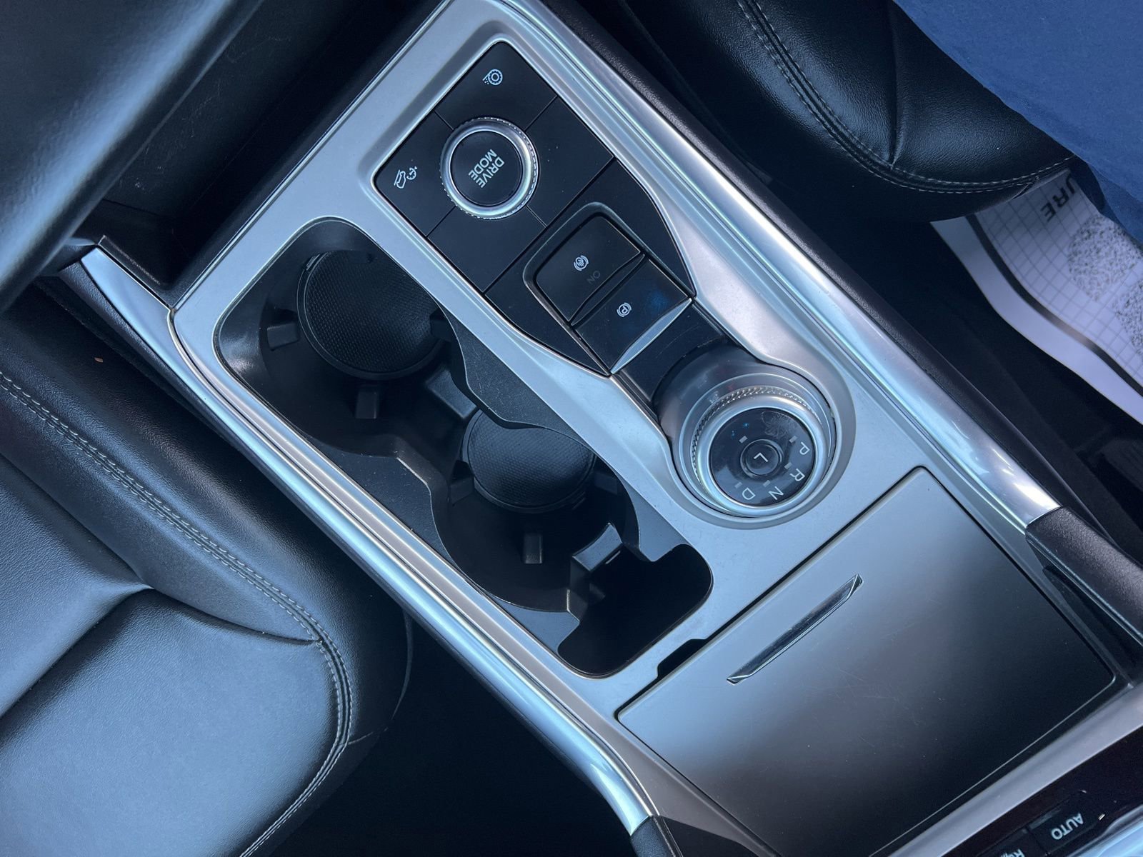 Certified 2022 Ford Explorer XLT w/ Equipment Group 202A image 28