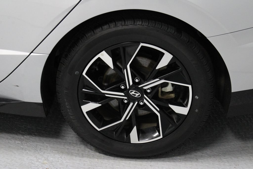 Used 2025 Hyundai Sonata SEL FWD image 19