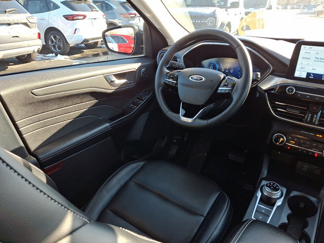 Certified 2022 Ford Escape Titanium w/ Class II Trailer Tow Package image 13