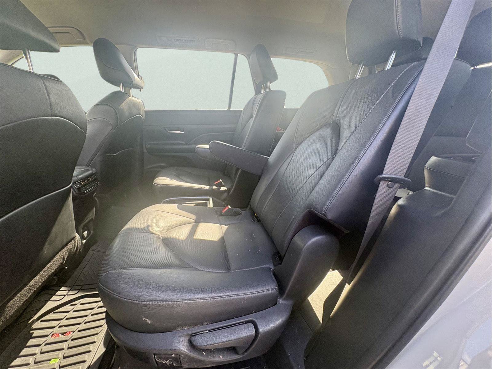 Used 2024 Toyota Grand Highlander FWD image 12
