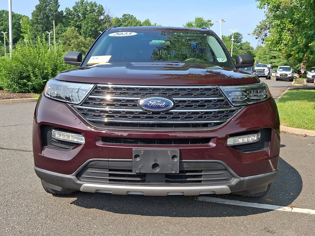 Certified 2023 Ford Explorer XLT w/ Equipment Group 202A AWD/4WD image 3