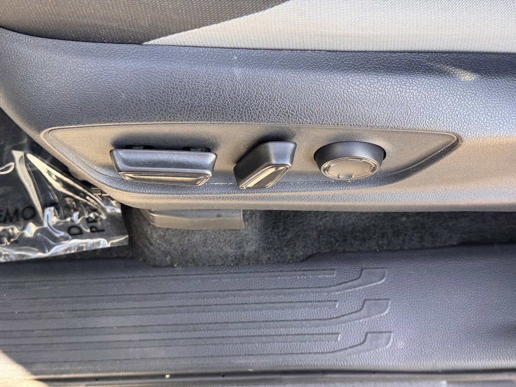 Used 2025 Toyota Tacoma TRD Sport image 18