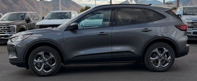 Certified 2025 Ford Escape ST-Line AWD/4WD image 3