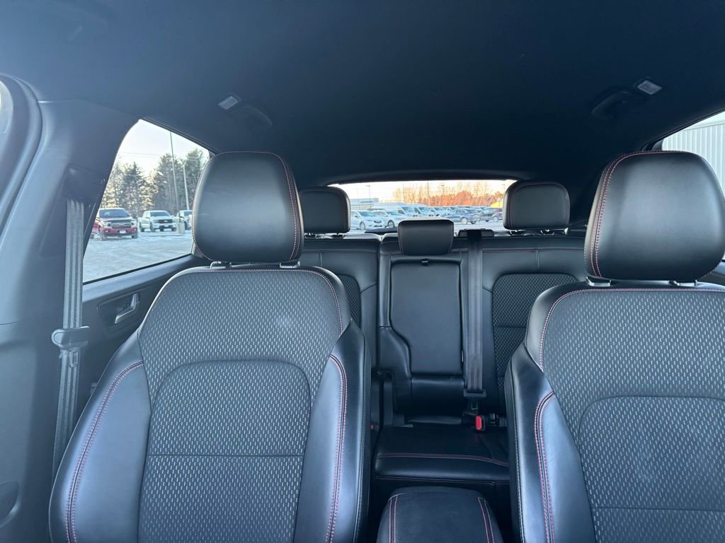 Certified 2025 Ford Escape ST-Line image 21
