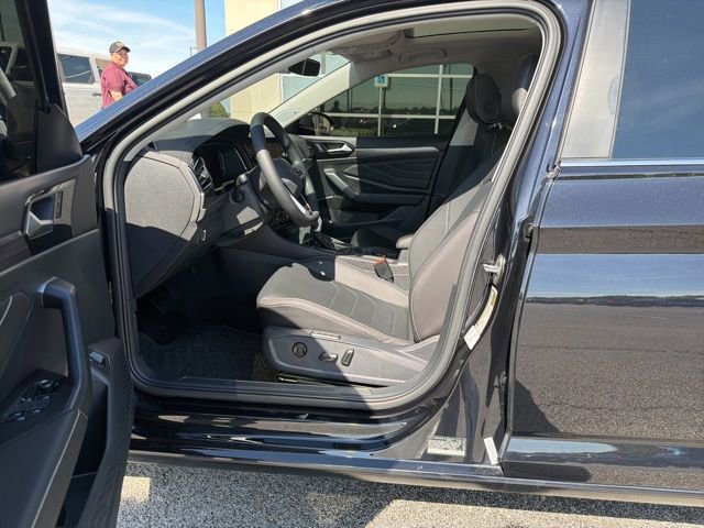 Used 2024 Volkswagen Jetta SEL FWD image 8